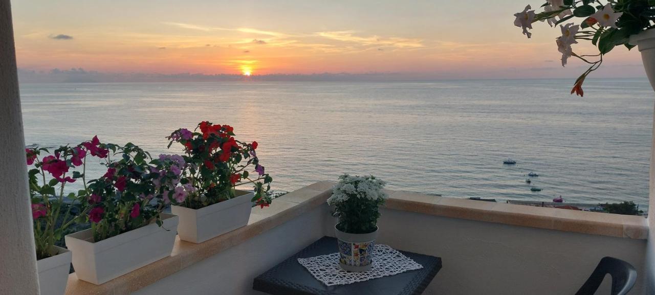 Apartamento La Finestra Sul Mare Tropea Exterior foto